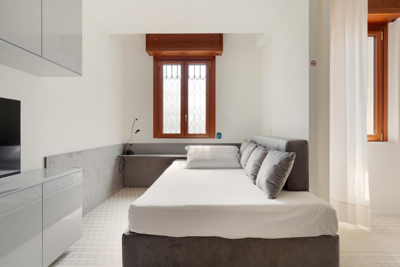 Milano Renovated Studio Apts Kültér fotó
