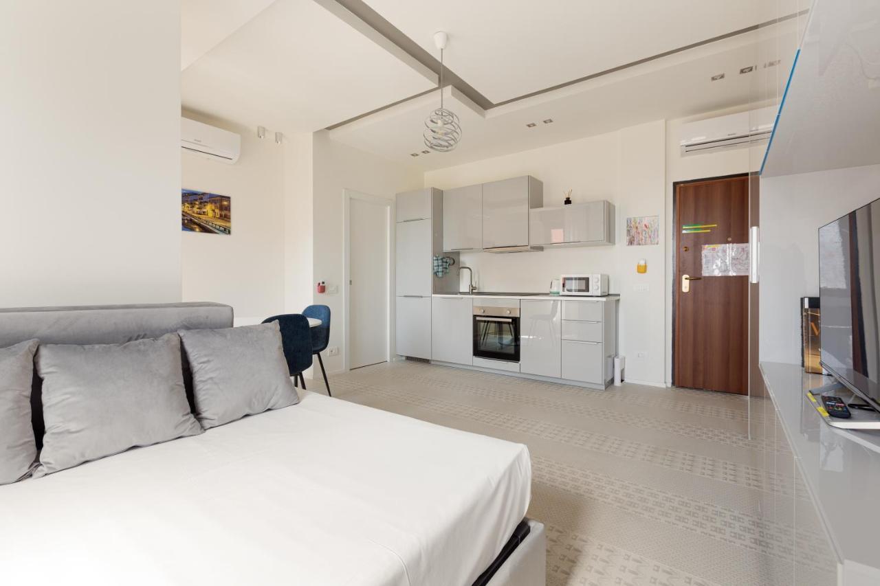 Milano Renovated Studio Apts Kültér fotó