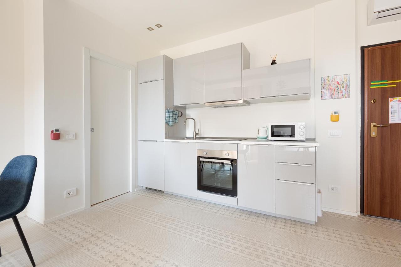 Milano Renovated Studio Apts Kültér fotó