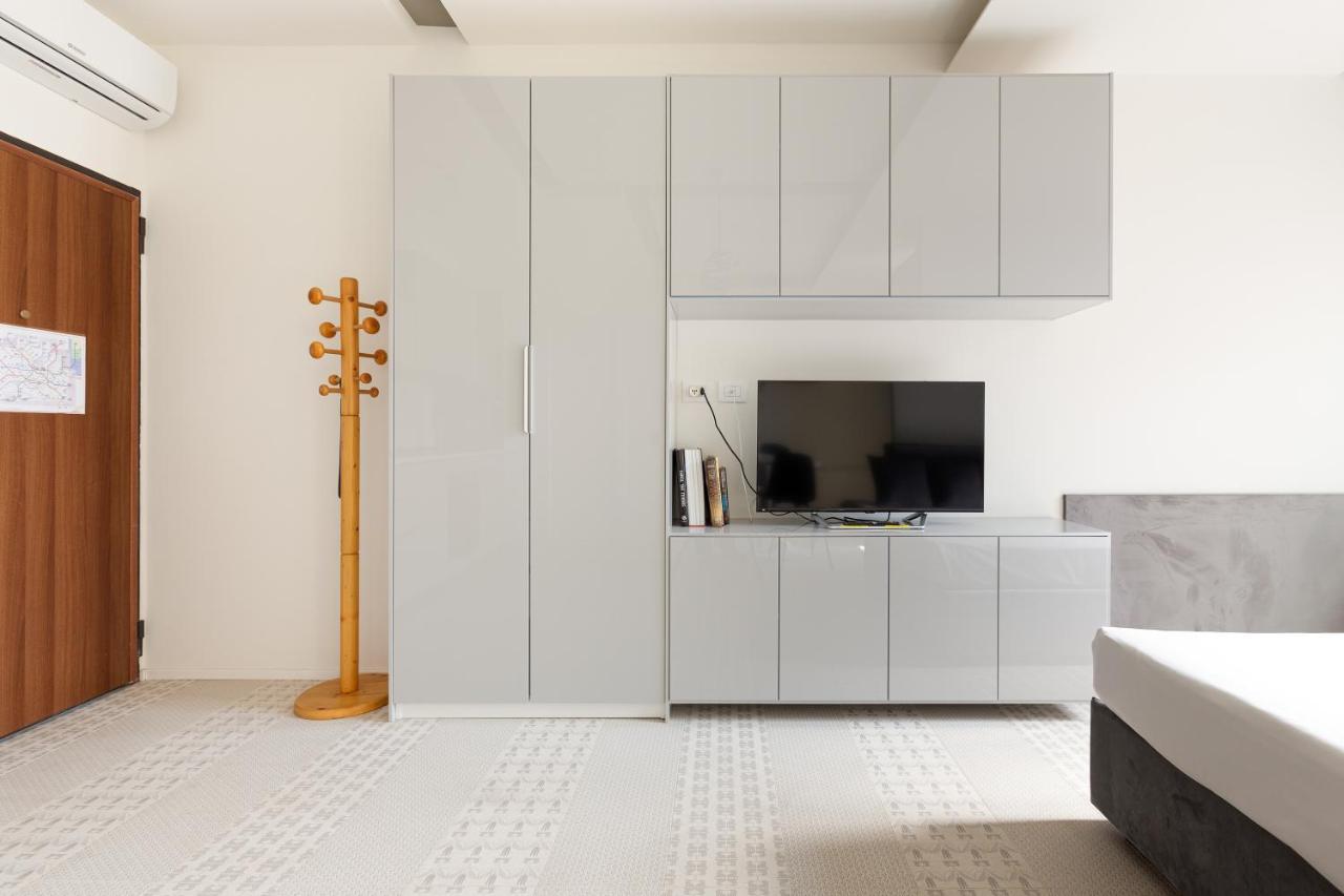 Milano Renovated Studio Apts Kültér fotó