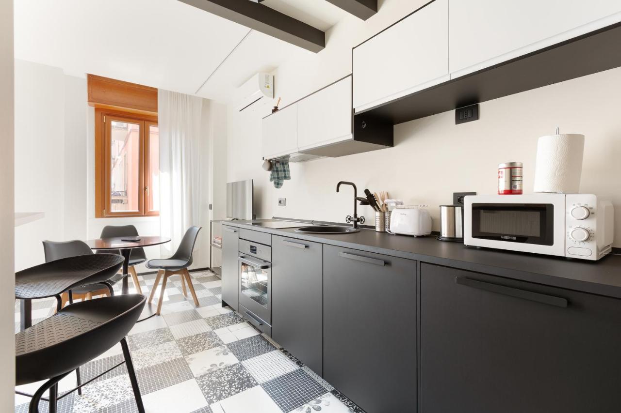 Milano Renovated Studio Apts Kültér fotó