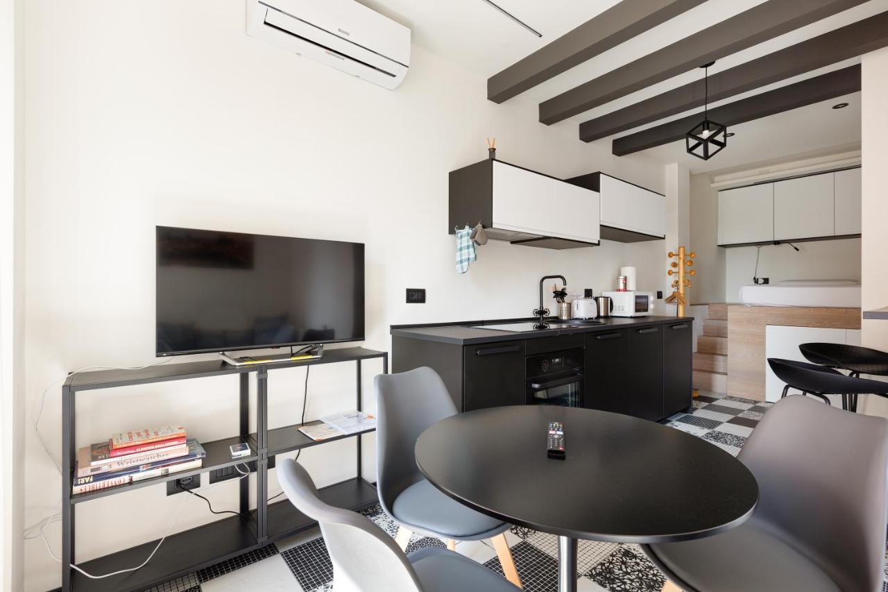 Milano Renovated Studio Apts Kültér fotó